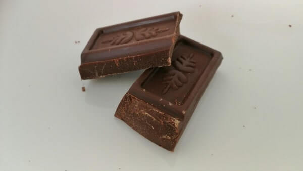 業務スーパーのベルギー産チョコレートは1切れで十分