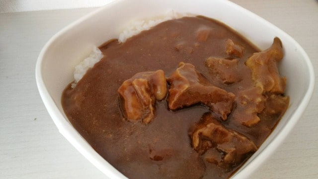 セブンイレブンのゴロゴロお肉の贅沢ビーフカレー