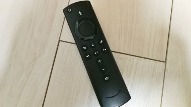 テレビが勝手につく理由はリモコン？