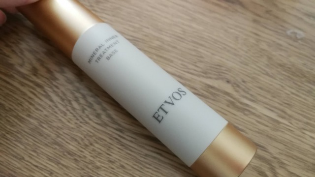 ETVOSミネラルインナートリートメントベースクリアベージュ