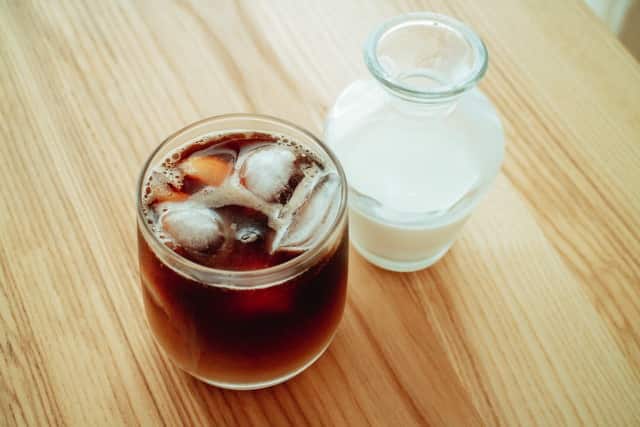 コーヒー牛乳は何歳から飲める？