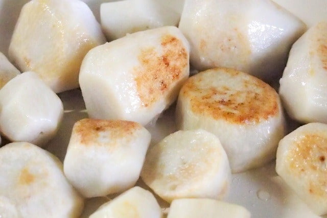 ぬるぬるした食べ物：里芋