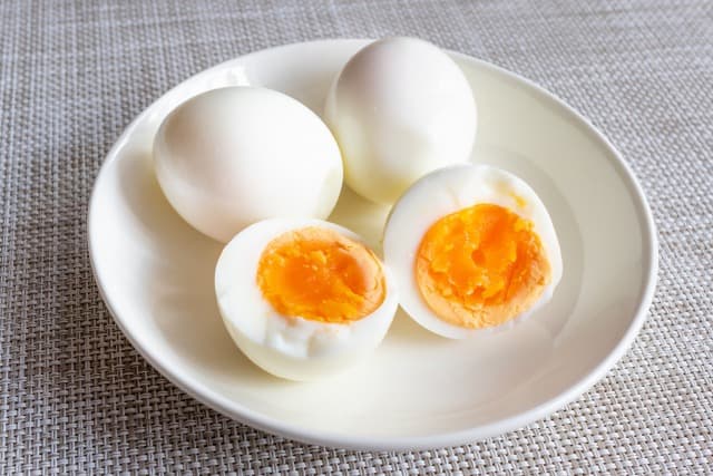 ゆで卵を電子レンジで温められる？
