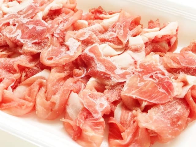 冷凍した豚肉