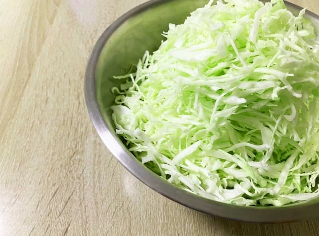 千切りキャベツ