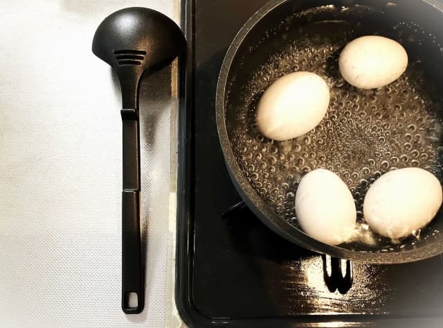 ゆで卵を一晩放置したらどうなる